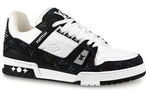 lv trainers black white